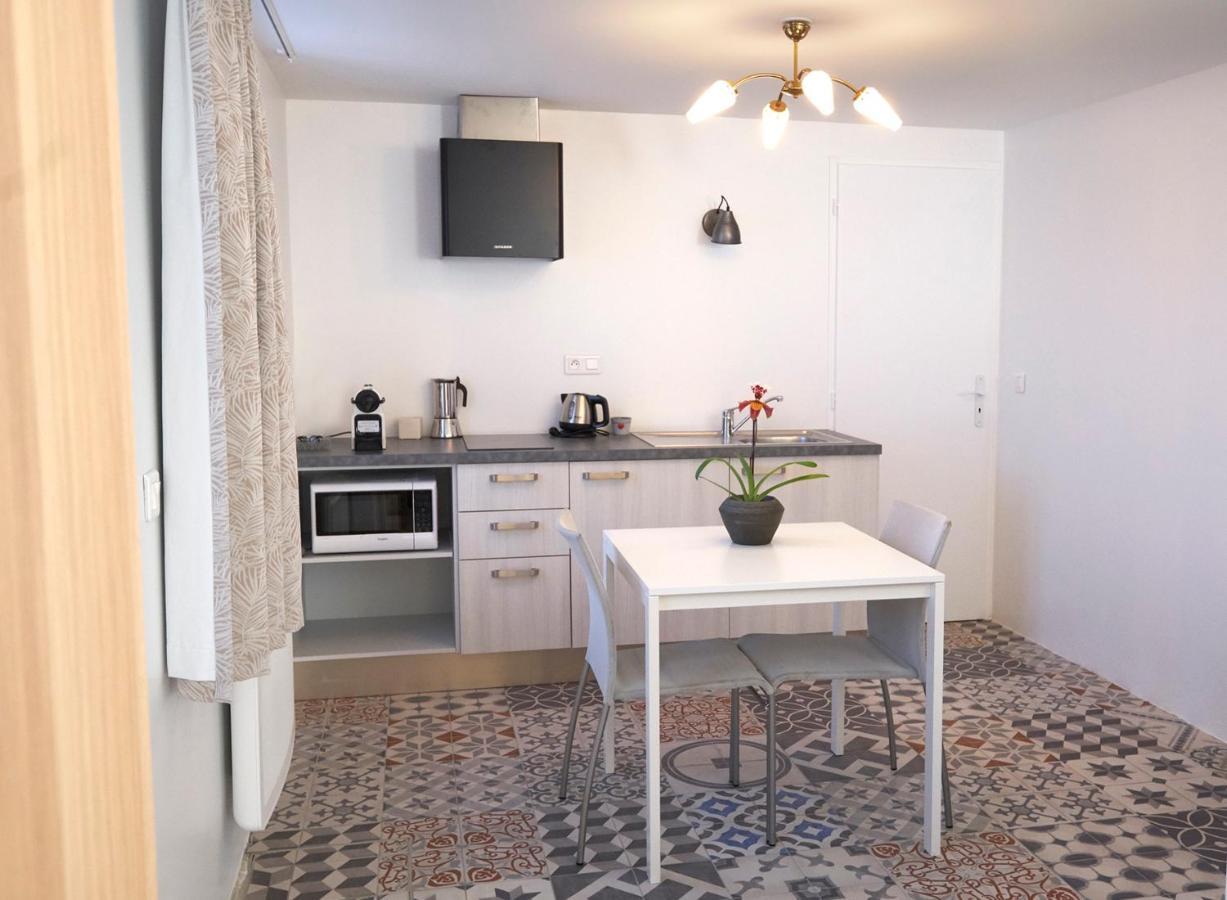 Chemin Des Ormeaux Bed & Breakfast Ennezat ภายนอก รูปภาพ
